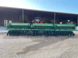 USED GREAT PLAINS 3S3000HD Grain Drill